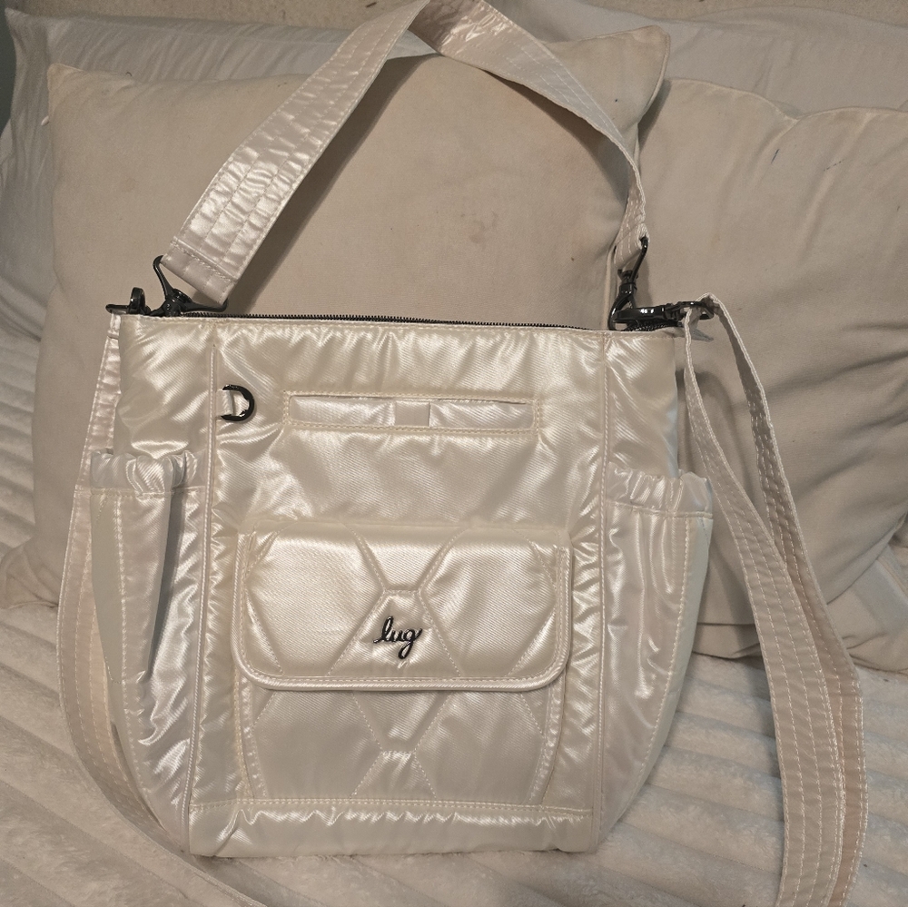 Lug Toss Shulder Bag W/ Crossbody Strap